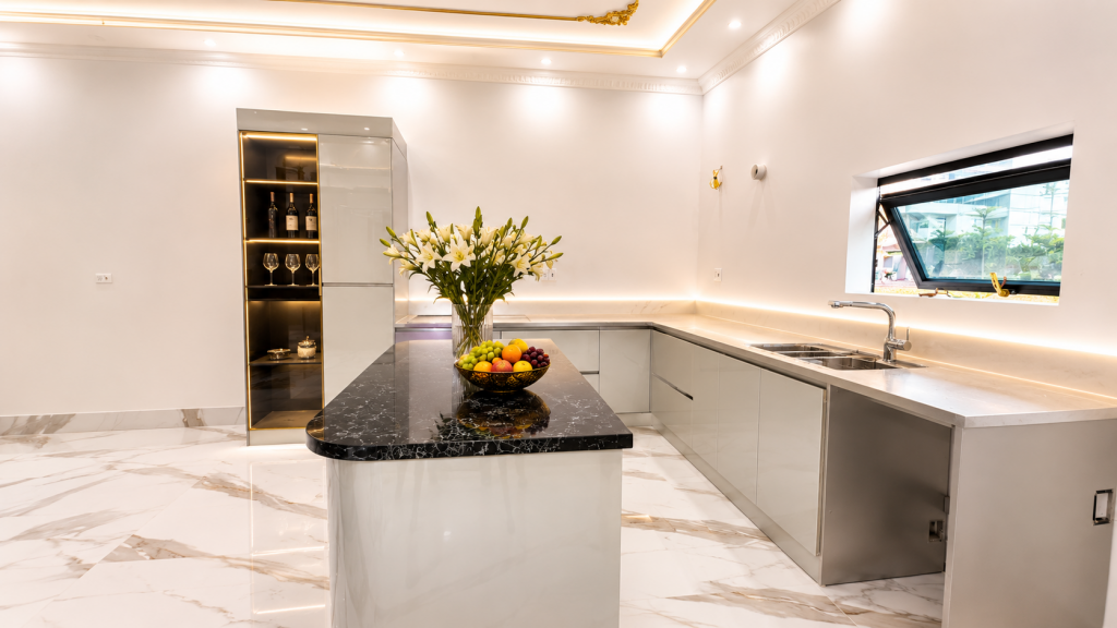 Bàn đảo trong công trình tủ bếp inox cánh kính Nam Định