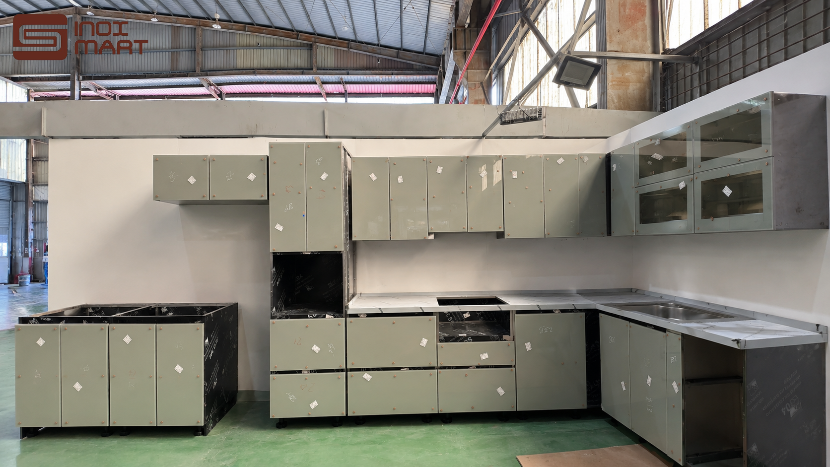 Bộ tủ bếp hoàn thiện sau khi kiểm tra trước khi xuất kho